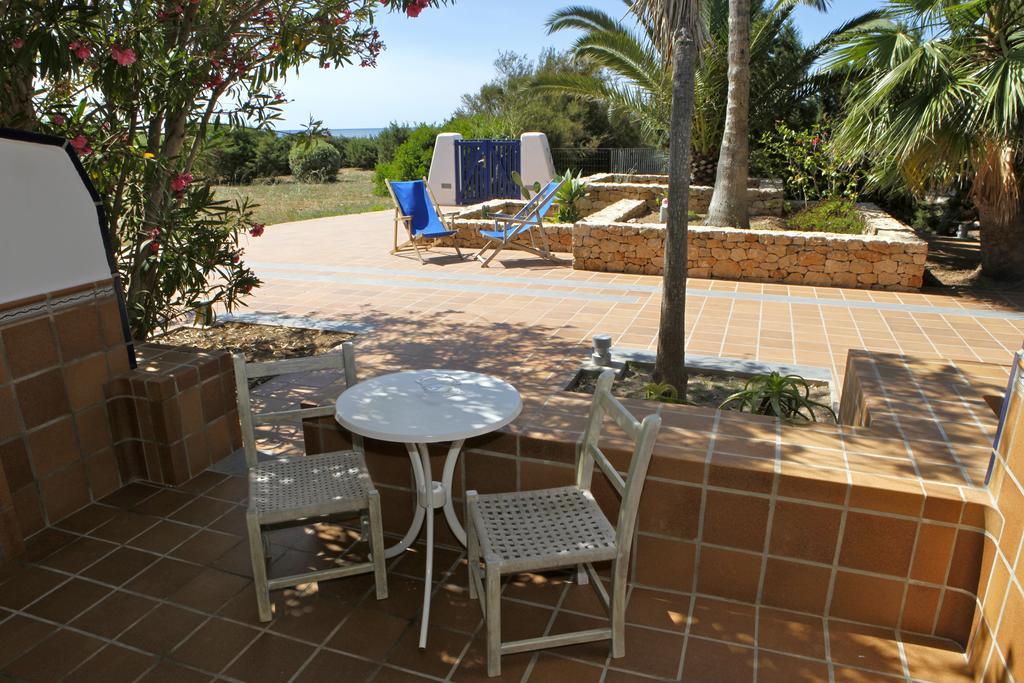 Hotel Ca Mari Playa Migjorn Oda fotoğraf